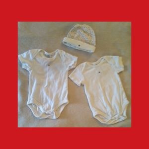 BABIES 2 TOMMY HILFIGER ONESIES + MATCHING HAT SET